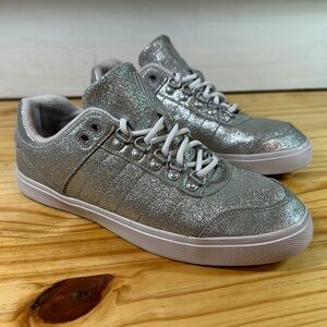 K Swiss Classic Beautiful Silver Metallic Colorway Lace Up Sneakers. Must See!!